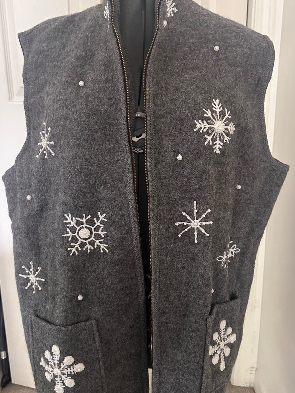 Women's Grey Snowflake Embellished Button-Down Vest